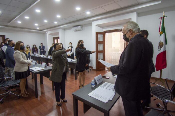 Enrique Vega toma protesta a titulares del Ayuntamiento, Servicios Públicos, COPLADEM y SMDIF