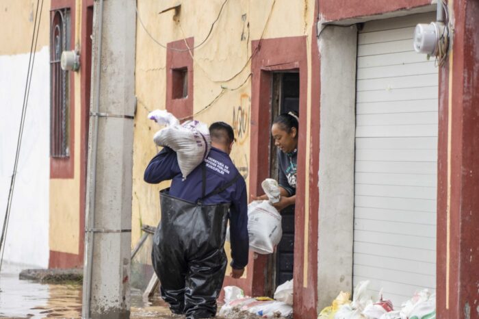 Municipio de El Marqués atiende localidades afectadas por la lluvia.