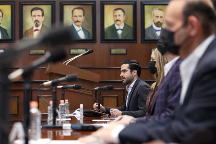 Presenta Gobernador MK Programa Emergente para Mujeres