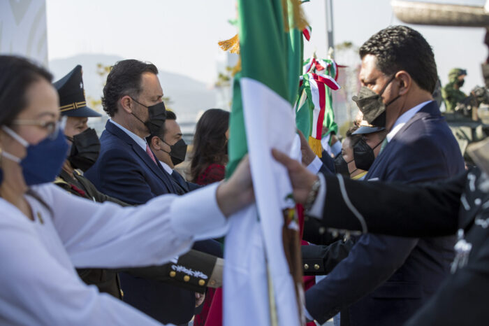 Gobernador Kuri preside ceremonia del Día de la Bandera