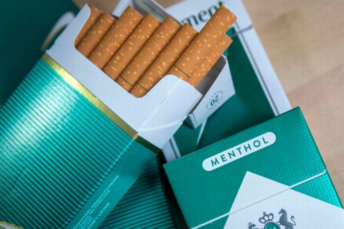 Prohibirán en EU cigarros mentolados