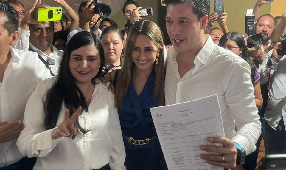 Rodrigo Monsalvo se registra como candidato para contender en El Marqués