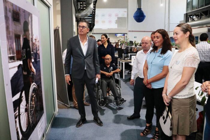 Inaugura CEA la Galería itinerante Por un Querétaro incluyente