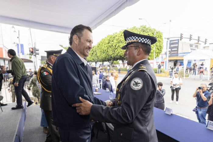 Testifica Gobernador el desfile cívico militar del CCXIV Aniversario del inicio de la lucha de Independencia de México