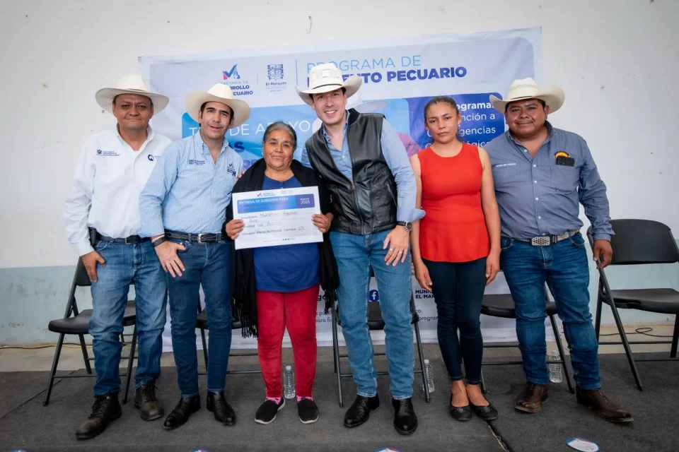 Entrega-Rodrigo-Monsalvo-29-mil-pacas-de-forraje
