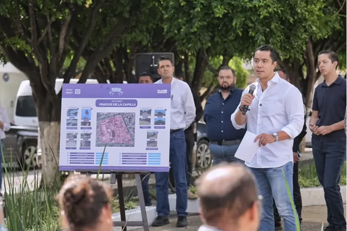 Entrega alcalde de Querétaro mejoramiento de imagen urbana en Prados de La Capilla