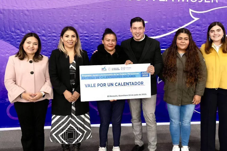 Entregan 160 calentadores solares a jefas de familia en El Marqués