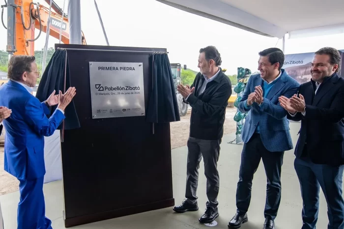 Inversión histórica en El Marqués: Mauricio Kuri y Rodrigo Monsalvo colocan la primera piedra del Pabellón Zibatá