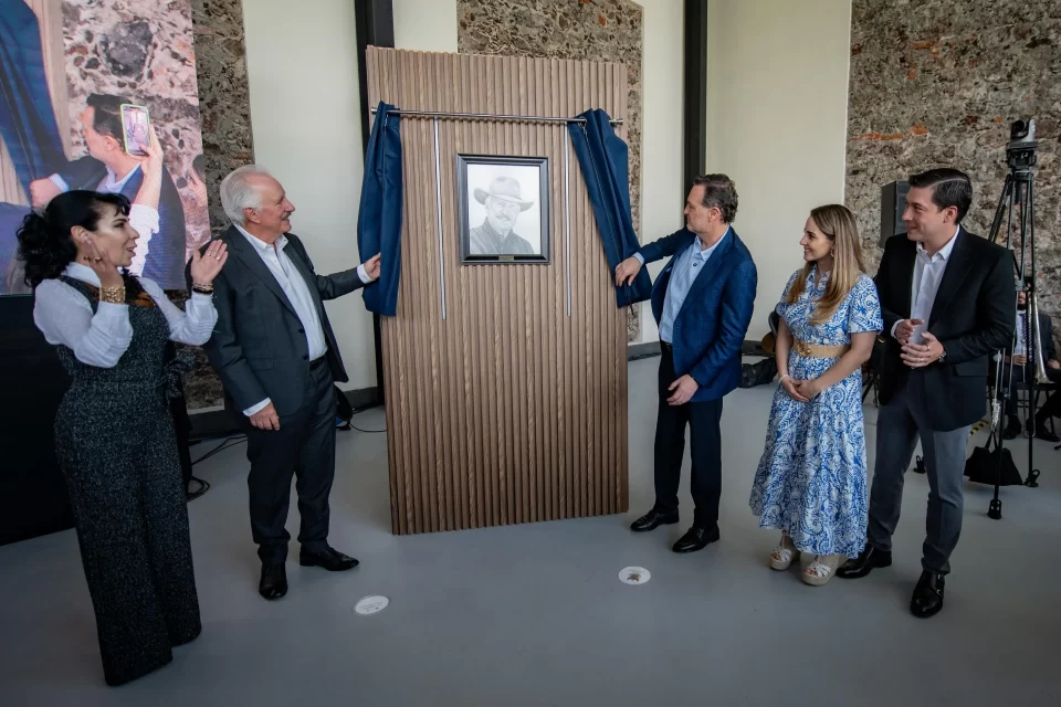 Reconocen a Enrique Vega Carriles por su legado de transformación y servicio en El Marqués