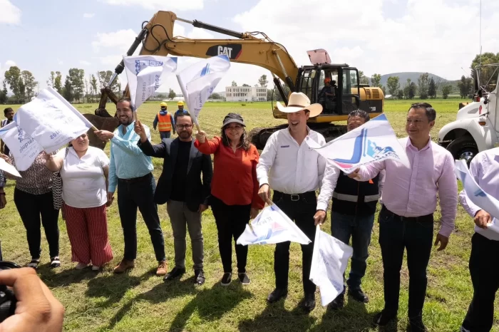 Rodrigo Monsalvo impulsa obra histórica con la UAQ