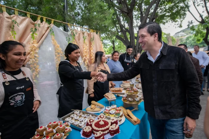 Rodrigo Monsalvo transforma la salud emocional en El Marqués