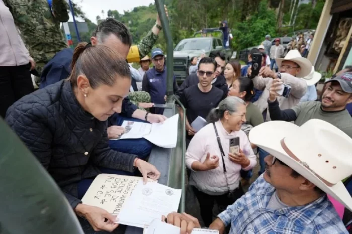 Claudia Sheinbaum supervisa labores y apertura de caminos de Querétaro