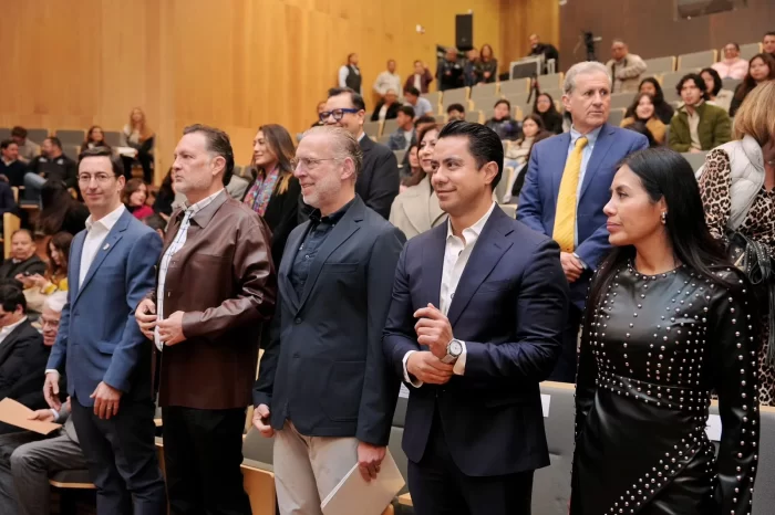 Participa Felifer Macías en inversión que impulsa la innovación energética en Querétaro