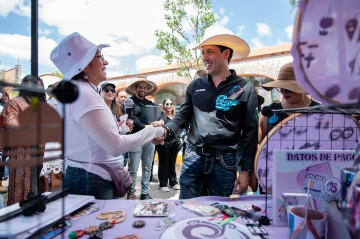 Rodrigo Monsalvo impulsa la economía local con el proyecto “Bazar Turístico” en El Marqués