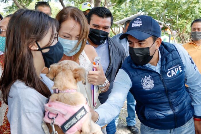 Roberto Sosa Pichardo entrega Parque para Perros en la colonia Lomas de Balvanera