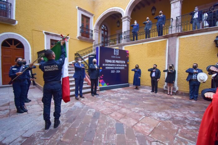 Enrique Vega rinde protesta como presidente municipal de El Marqués