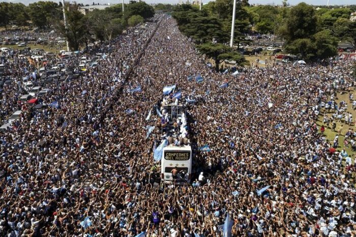 Selección Argentina celebra el título en helicópteros