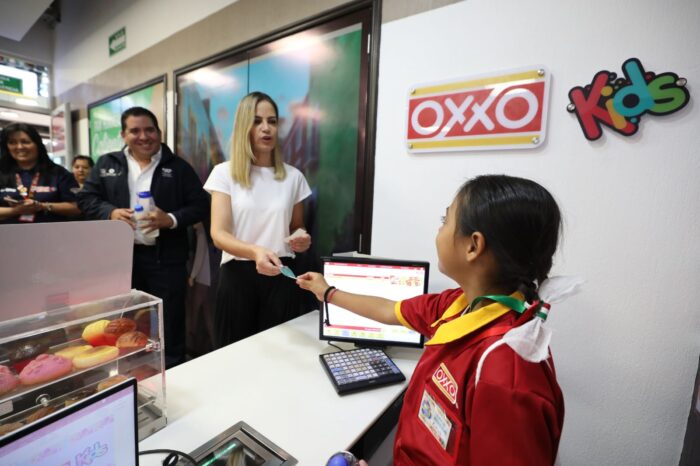 Inaugura Car Herrera OXXO Kids Querétaro