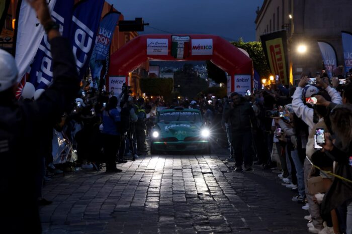 Recibe SEDIF apoyos de Telmex-Telcel en la Carrera Panamericana