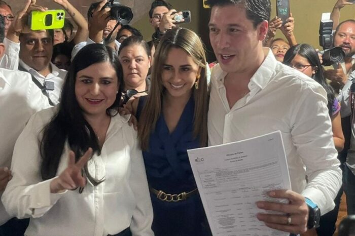 Rodrigo Monsalvo se registra como candidato para contender en El Marqués