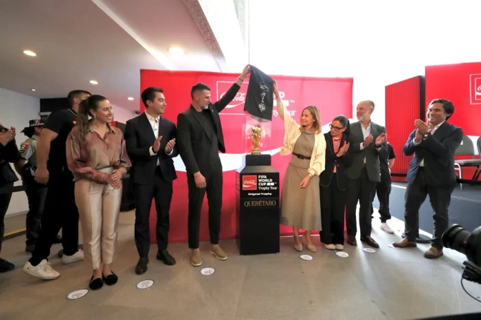 Trofeo de la Copa Mundial 2026 llega a Querétaro en gira por México