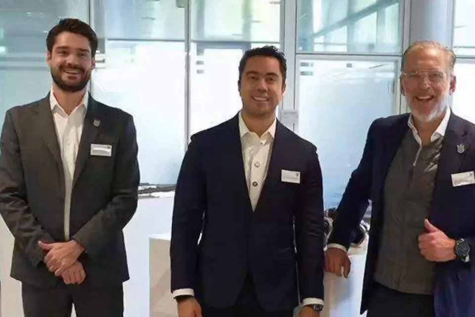 Concluye Felipe Macías gira de trabajo en Alemania