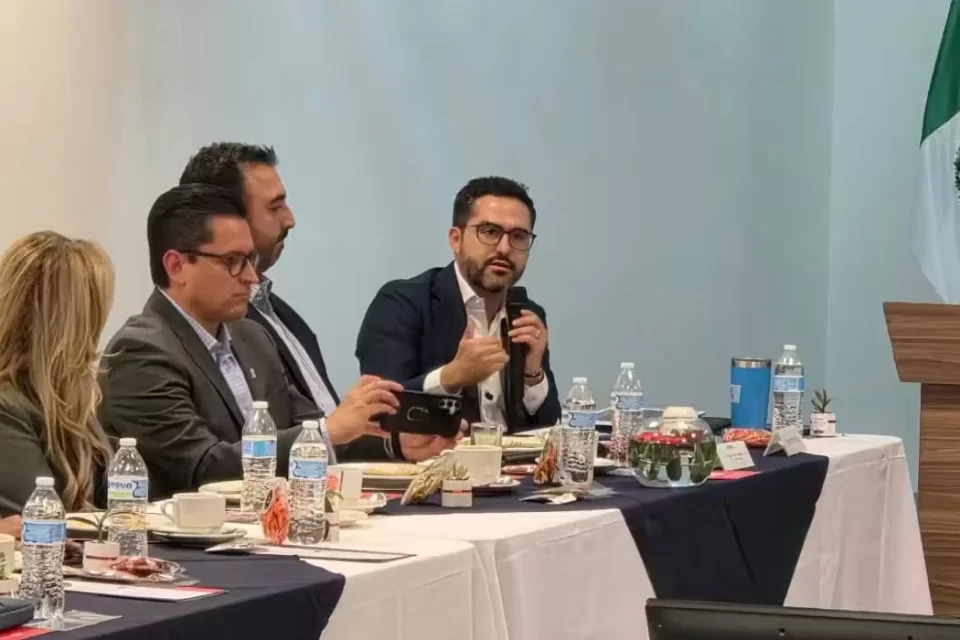 Dorantes lleva la Ley Kuri al Senado con respaldo de resultados en Querétaro